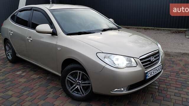 Хендай Элантра 2008 в Киеве на Automoto.ua Бежевый Хендай Элантра, объемом двигателя 1.59 л и пробегом 279 тыс. км за 6000 $, фото 1 на Automoto.ua