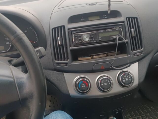 Бежевий Хендай Елантра, об'ємом двигуна 1.6 л та пробігом 142 тис. км за 6900 $, фото 7 на Automoto.ua