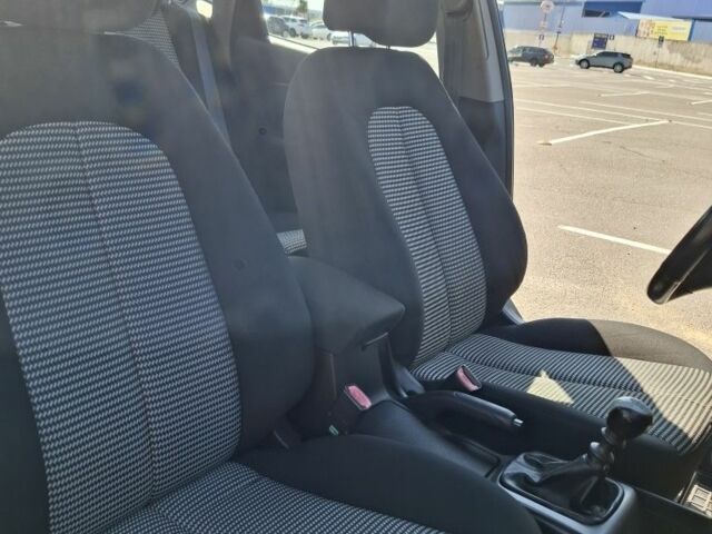 Бежевый Хендай Элантра, объемом двигателя 1.6 л и пробегом 154 тыс. км за 5900 $, фото 8 на Automoto.ua