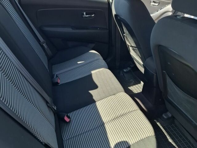 Бежевый Хендай Элантра, объемом двигателя 1.6 л и пробегом 154 тыс. км за 5900 $, фото 6 на Automoto.ua