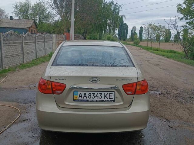 Бежевий Хендай Елантра, об'ємом двигуна 1.6 л та пробігом 142 тис. км за 6900 $, фото 4 на Automoto.ua