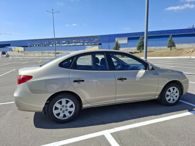 Бежевый Хендай Элантра, объемом двигателя 1.6 л и пробегом 154 тыс. км за 5900 $, фото 4 на Automoto.ua