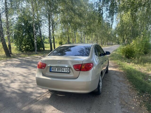 Бежевый Хендай Элантра, объемом двигателя 1.59 л и пробегом 166 тыс. км за 6300 $, фото 2 на Automoto.ua