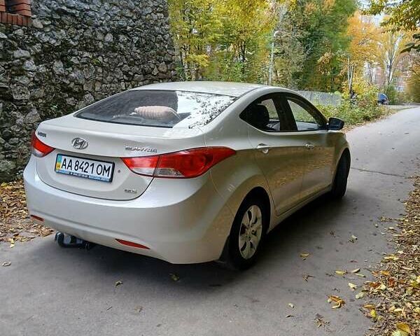 Бежевый Хендай Элантра, объемом двигателя 1.59 л и пробегом 179 тыс. км за 8900 $, фото 2 на Automoto.ua