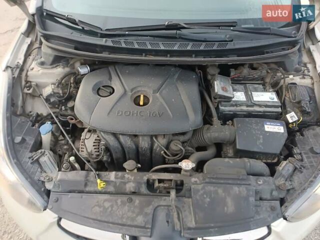 Хендай Элантра 2011 в Киеве на Automoto.ua Бежевый Хендай Элантра, объемом двигателя 1.8 л и пробегом 199 тыс. км за 7200 $, фото 12 на Automoto.ua