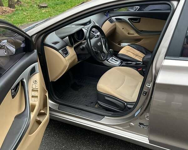 Бежевий Хендай Елантра, об'ємом двигуна 1.8 л та пробігом 158 тис. км за 9200 $, фото 8 на Automoto.ua