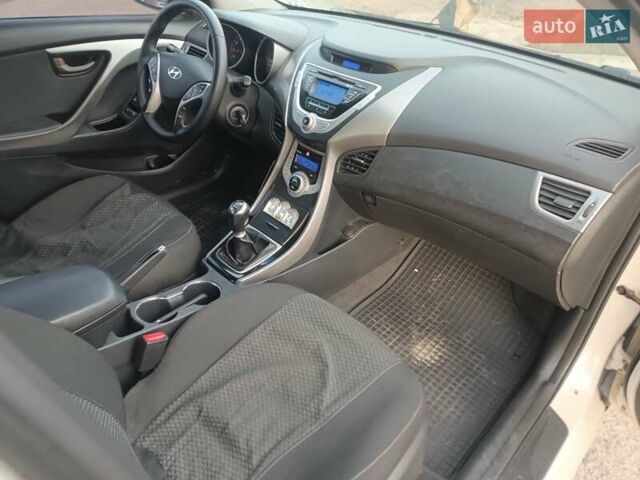 Хендай Элантра 2011 в Киеве на Automoto.ua Бежевый Хендай Элантра, объемом двигателя 1.8 л и пробегом 199 тыс. км за 7200 $, фото 11 на Automoto.ua
