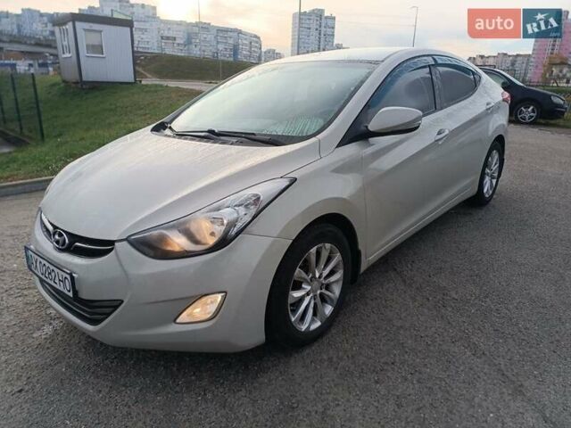 Хендай Элантра 2011 в Киеве на Automoto.ua Бежевый Хендай Элантра, объемом двигателя 1.8 л и пробегом 199 тыс. км за 7200 $, фото 5 на Automoto.ua
