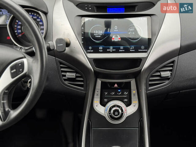 Бежевий Хендай Елантра, об'ємом двигуна 1.6 л та пробігом 185 тис. км за 9850 $, фото 22 на Automoto.ua