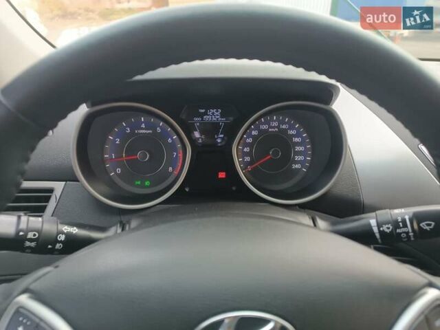 Хендай Элантра 2011 в Киеве на Automoto.ua Бежевый Хендай Элантра, объемом двигателя 1.8 л и пробегом 199 тыс. км за 7200 $, фото 2 на Automoto.ua