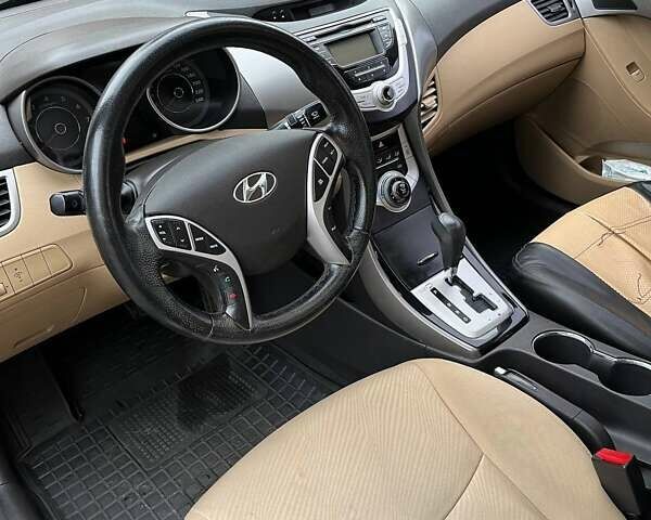 Бежевий Хендай Елантра, об'ємом двигуна 1.8 л та пробігом 158 тис. км за 9200 $, фото 10 на Automoto.ua