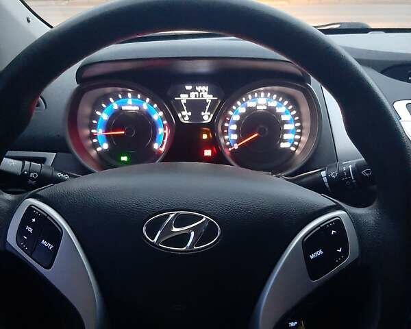 Бежевий Хендай Елантра, об'ємом двигуна 1.59 л та пробігом 137 тис. км за 8400 $, фото 16 на Automoto.ua