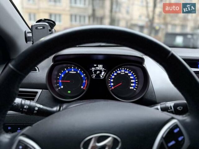 Бежевый Хендай Элантра, объемом двигателя 1.8 л и пробегом 150 тыс. км за 10000 $, фото 6 на Automoto.ua