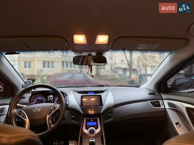 Бежевый Хендай Элантра, объемом двигателя 1.8 л и пробегом 150 тыс. км за 10000 $, фото 5 на Automoto.ua