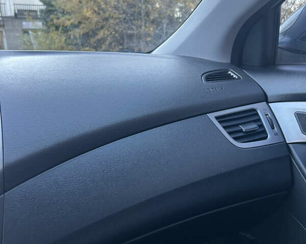 Бежевий Хендай Елантра, об'ємом двигуна 1.8 л та пробігом 15 тис. км за 10000 $, фото 23 на Automoto.ua