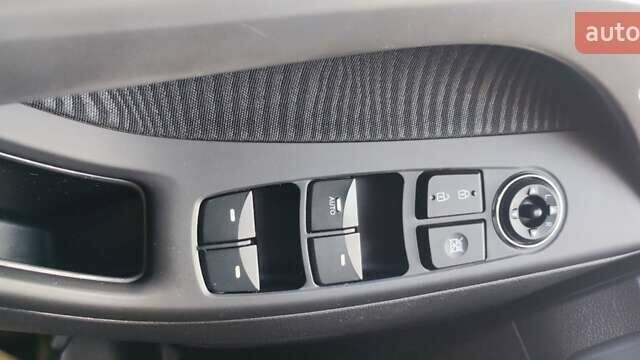 Бежевый Хендай Элантра, объемом двигателя 1.8 л и пробегом 17 тыс. км за 11850 $, фото 6 на Automoto.ua