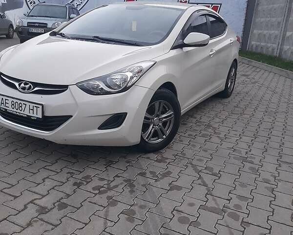 Бежевий Хендай Елантра, об'ємом двигуна 1.59 л та пробігом 137 тис. км за 8400 $, фото 2 на Automoto.ua