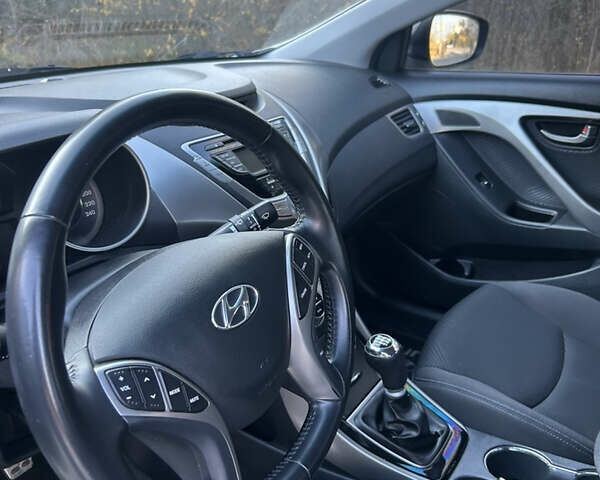 Бежевий Хендай Елантра, об'ємом двигуна 1.8 л та пробігом 15 тис. км за 10000 $, фото 16 на Automoto.ua