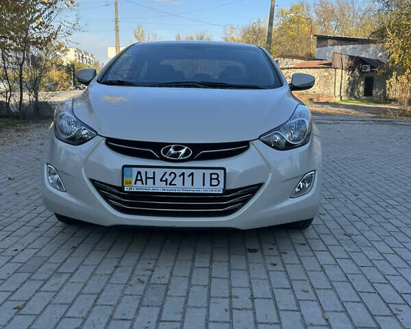 Бежевий Хендай Елантра, об'ємом двигуна 1.8 л та пробігом 15 тис. км за 10000 $, фото 1 на Automoto.ua