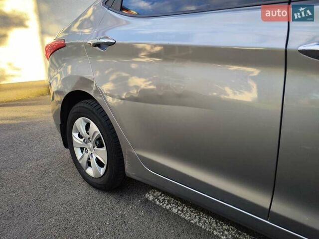 Бежевый Хендай Элантра, объемом двигателя 1.59 л и пробегом 233 тыс. км за 7500 $, фото 26 на Automoto.ua