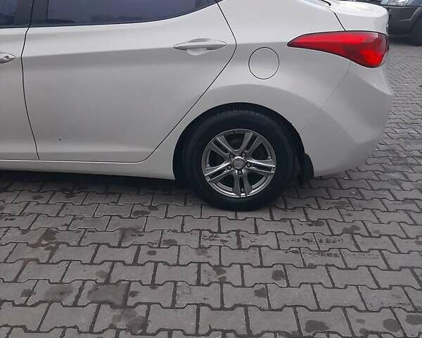 Бежевий Хендай Елантра, об'ємом двигуна 1.59 л та пробігом 137 тис. км за 8400 $, фото 6 на Automoto.ua