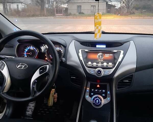 Бежевий Хендай Елантра, об'ємом двигуна 1.59 л та пробігом 137 тис. км за 8400 $, фото 28 на Automoto.ua
