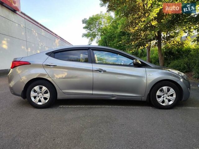 Бежевый Хендай Элантра, объемом двигателя 1.59 л и пробегом 233 тыс. км за 7500 $, фото 6 на Automoto.ua