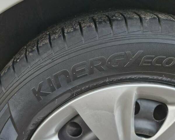 Бежевый Хендай Элантра, объемом двигателя 1.59 л и пробегом 190 тыс. км за 9200 $, фото 7 на Automoto.ua