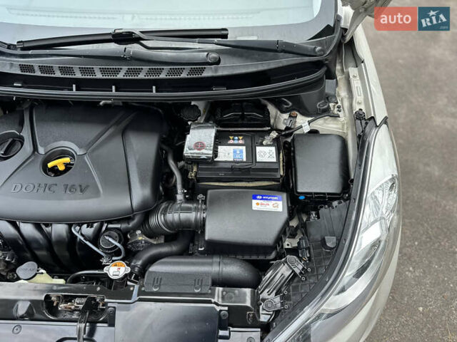 Бежевий Хендай Елантра, об'ємом двигуна 1.8 л та пробігом 154 тис. км за 9750 $, фото 37 на Automoto.ua