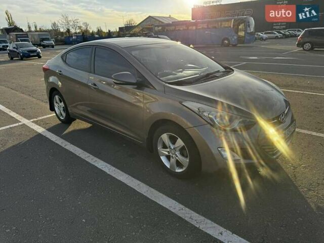 Бежевий Хендай Елантра, об'ємом двигуна 1.8 л та пробігом 163 тис. км за 9500 $, фото 1 на Automoto.ua