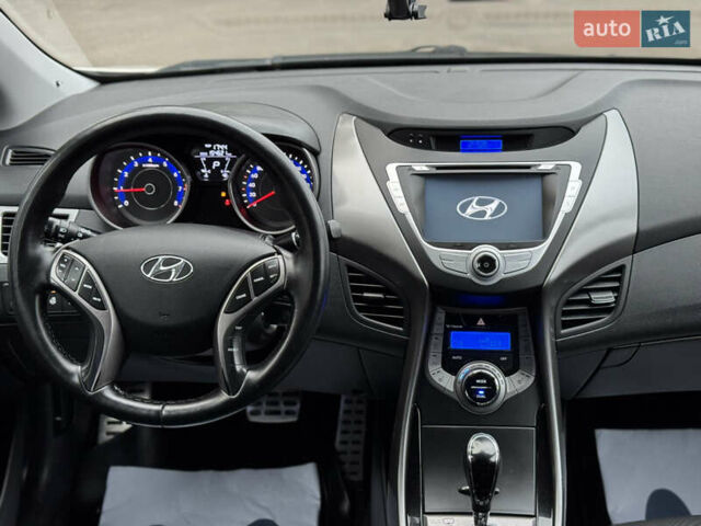 Бежевий Хендай Елантра, об'ємом двигуна 1.8 л та пробігом 154 тис. км за 9750 $, фото 23 на Automoto.ua