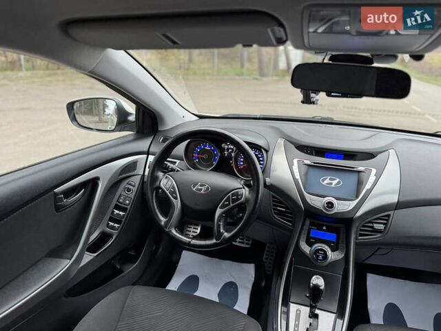 Бежевий Хендай Елантра, об'ємом двигуна 1.8 л та пробігом 154 тис. км за 9750 $, фото 21 на Automoto.ua