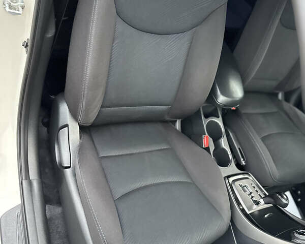 Бежевий Хендай Елантра, об'ємом двигуна 1.8 л та пробігом 154 тис. км за 9750 $, фото 33 на Automoto.ua