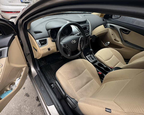 Бежевый Хендай Элантра, объемом двигателя 1.8 л и пробегом 220 тыс. км за 9100 $, фото 8 на Automoto.ua