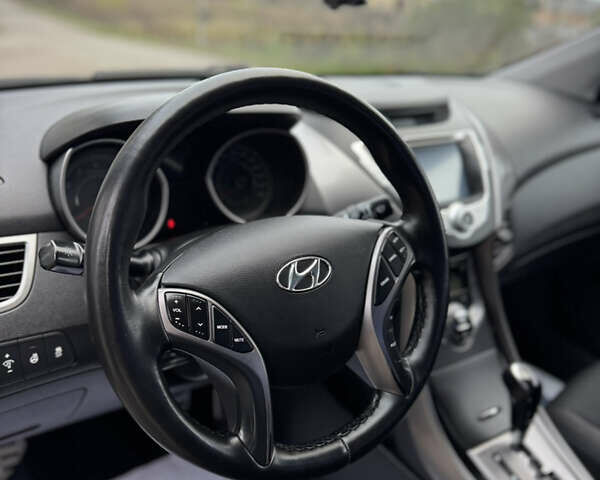 Бежевий Хендай Елантра, об'ємом двигуна 1.8 л та пробігом 154 тис. км за 9750 $, фото 16 на Automoto.ua