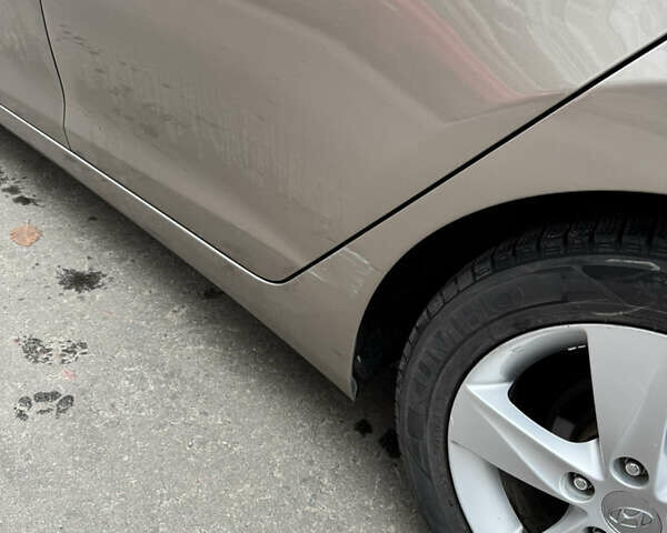 Бежевый Хендай Элантра, объемом двигателя 1.8 л и пробегом 220 тыс. км за 9100 $, фото 3 на Automoto.ua