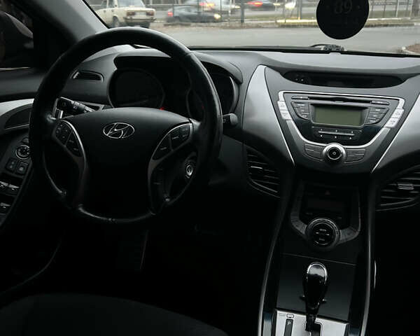 Бежевий Хендай Елантра, об'ємом двигуна 1.8 л та пробігом 131 тис. км за 9900 $, фото 10 на Automoto.ua