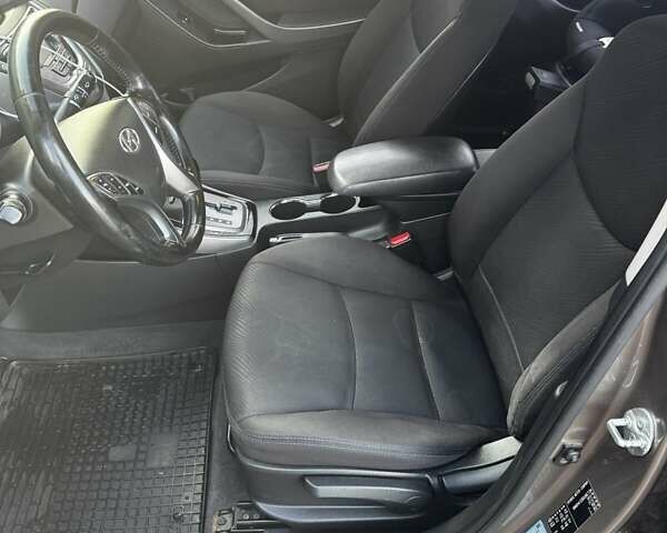 Бежевий Хендай Елантра, об'ємом двигуна 1.8 л та пробігом 163 тис. км за 9500 $, фото 10 на Automoto.ua