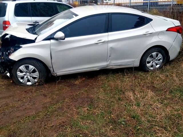 Бежевый Хендай Элантра, объемом двигателя 1.6 л и пробегом 116 тыс. км за 3300 $, фото 1 на Automoto.ua