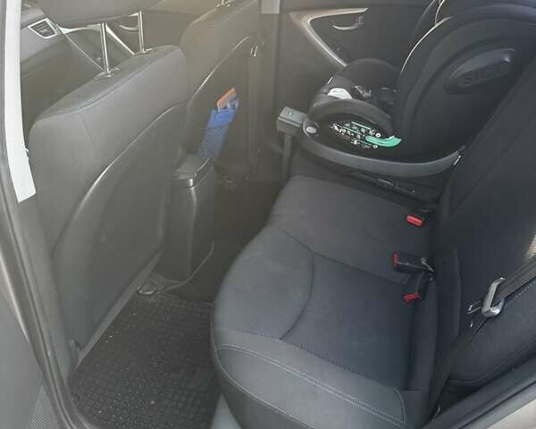 Бежевий Хендай Елантра, об'ємом двигуна 1.8 л та пробігом 163 тис. км за 9500 $, фото 14 на Automoto.ua