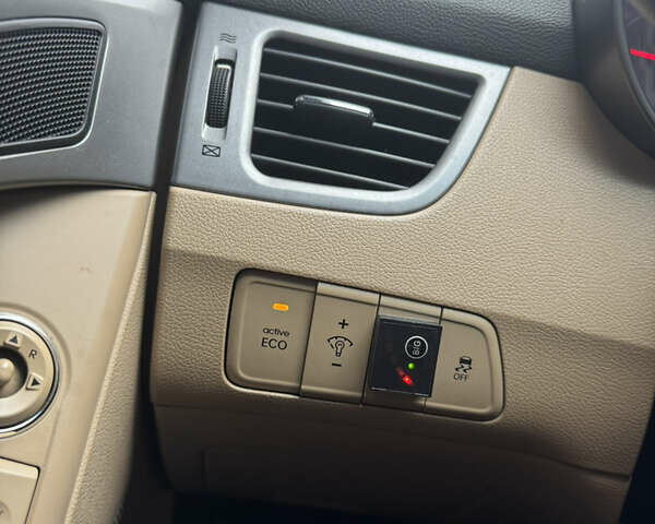 Бежевый Хендай Элантра, объемом двигателя 1.8 л и пробегом 220 тыс. км за 9100 $, фото 10 на Automoto.ua