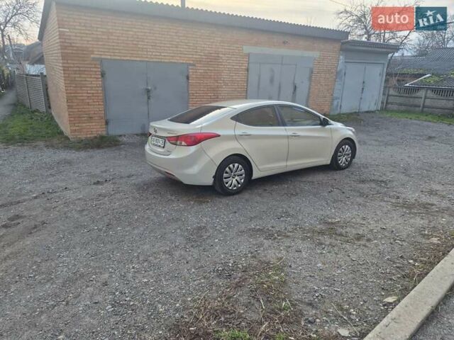 Бежевый Хендай Элантра, объемом двигателя 1.6 л и пробегом 220 тыс. км за 8200 $, фото 5 на Automoto.ua