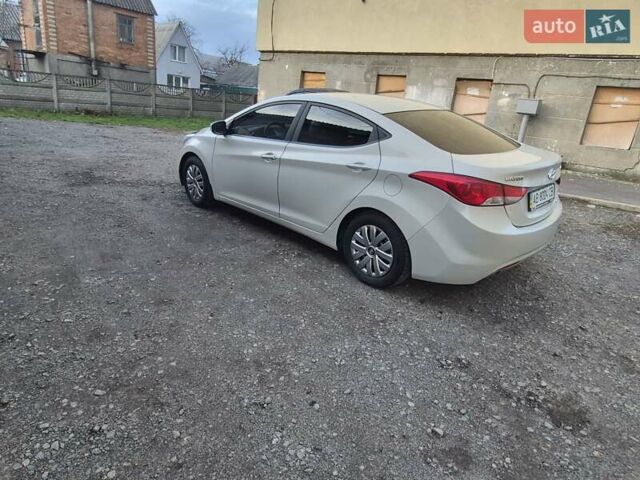 Бежевый Хендай Элантра, объемом двигателя 1.6 л и пробегом 220 тыс. км за 8200 $, фото 6 на Automoto.ua