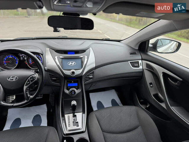 Бежевий Хендай Елантра, об'ємом двигуна 1.8 л та пробігом 154 тис. км за 9750 $, фото 22 на Automoto.ua