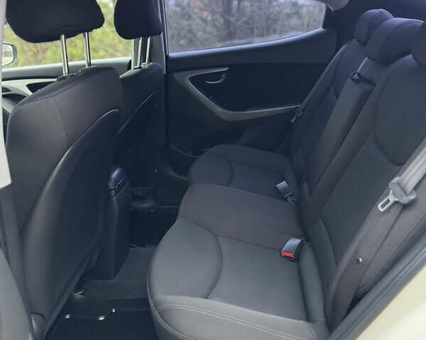 Бежевий Хендай Елантра, об'ємом двигуна 1.8 л та пробігом 154 тис. км за 9750 $, фото 19 на Automoto.ua