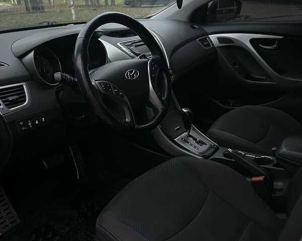 Бежевий Хендай Елантра, об'ємом двигуна 1.8 л та пробігом 131 тис. км за 9900 $, фото 9 на Automoto.ua