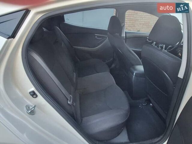 Бежевый Хендай Элантра, объемом двигателя 1.6 л и пробегом 220 тыс. км за 8200 $, фото 15 на Automoto.ua