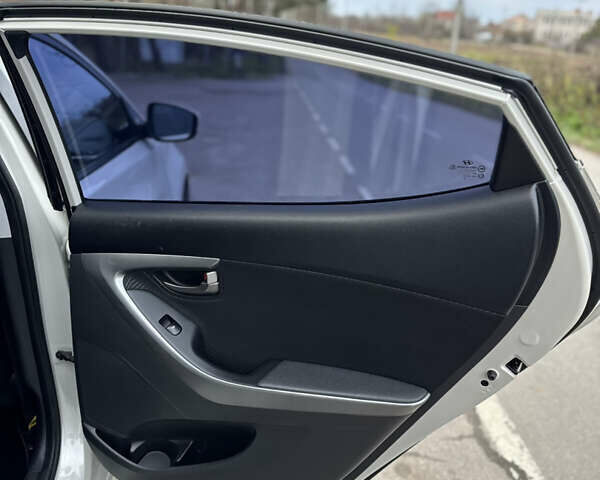 Бежевий Хендай Елантра, об'ємом двигуна 1.8 л та пробігом 154 тис. км за 9750 $, фото 31 на Automoto.ua