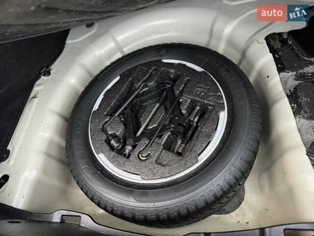 Бежевий Хендай Елантра, об'ємом двигуна 1.8 л та пробігом 154 тис. км за 9750 $, фото 29 на Automoto.ua