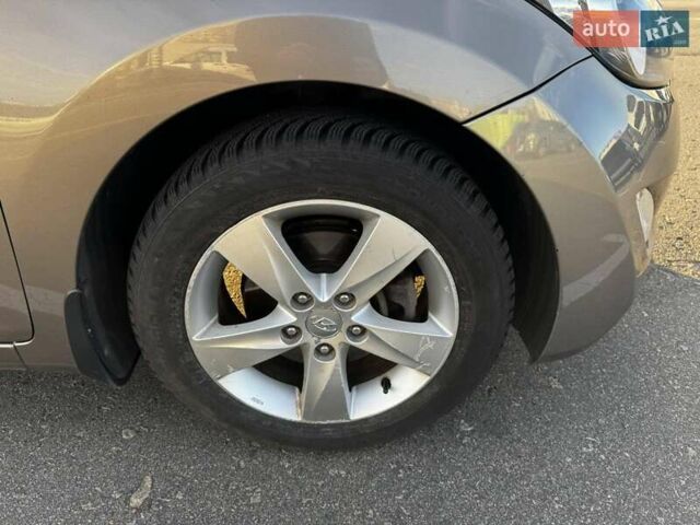 Бежевий Хендай Елантра, об'ємом двигуна 1.8 л та пробігом 163 тис. км за 9500 $, фото 29 на Automoto.ua